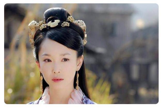 新加坡“国宝级演员”范文芳,爆红后被封杀,用13年再走向巅峰