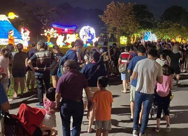 新加坡圣诞助“买气”大涨,“中国年”或成就“卖气”