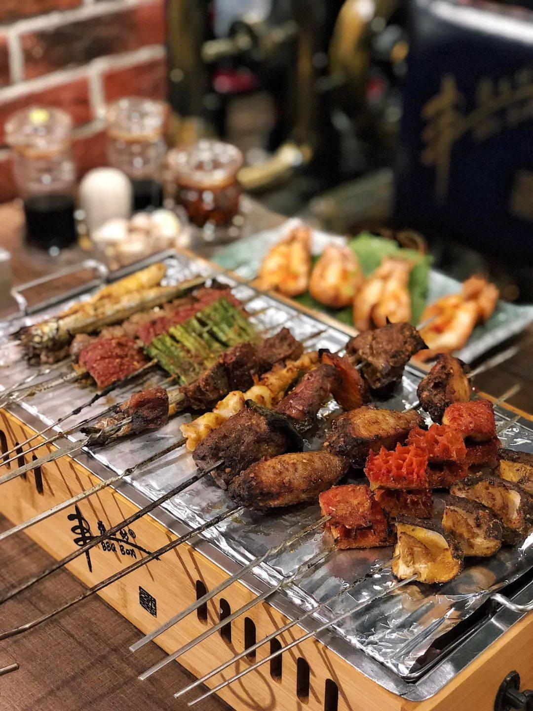 昨晚，我們在新加坡芽籠紅燈區吃雞，是怎樣一種體驗