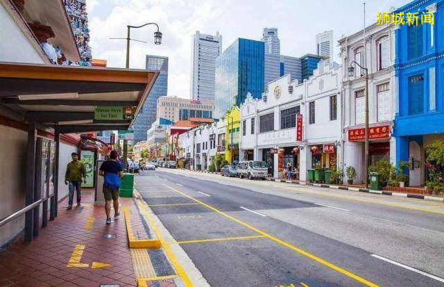 新加坡街道为何干净异常，印度人表示：你以为他们想这样吗
