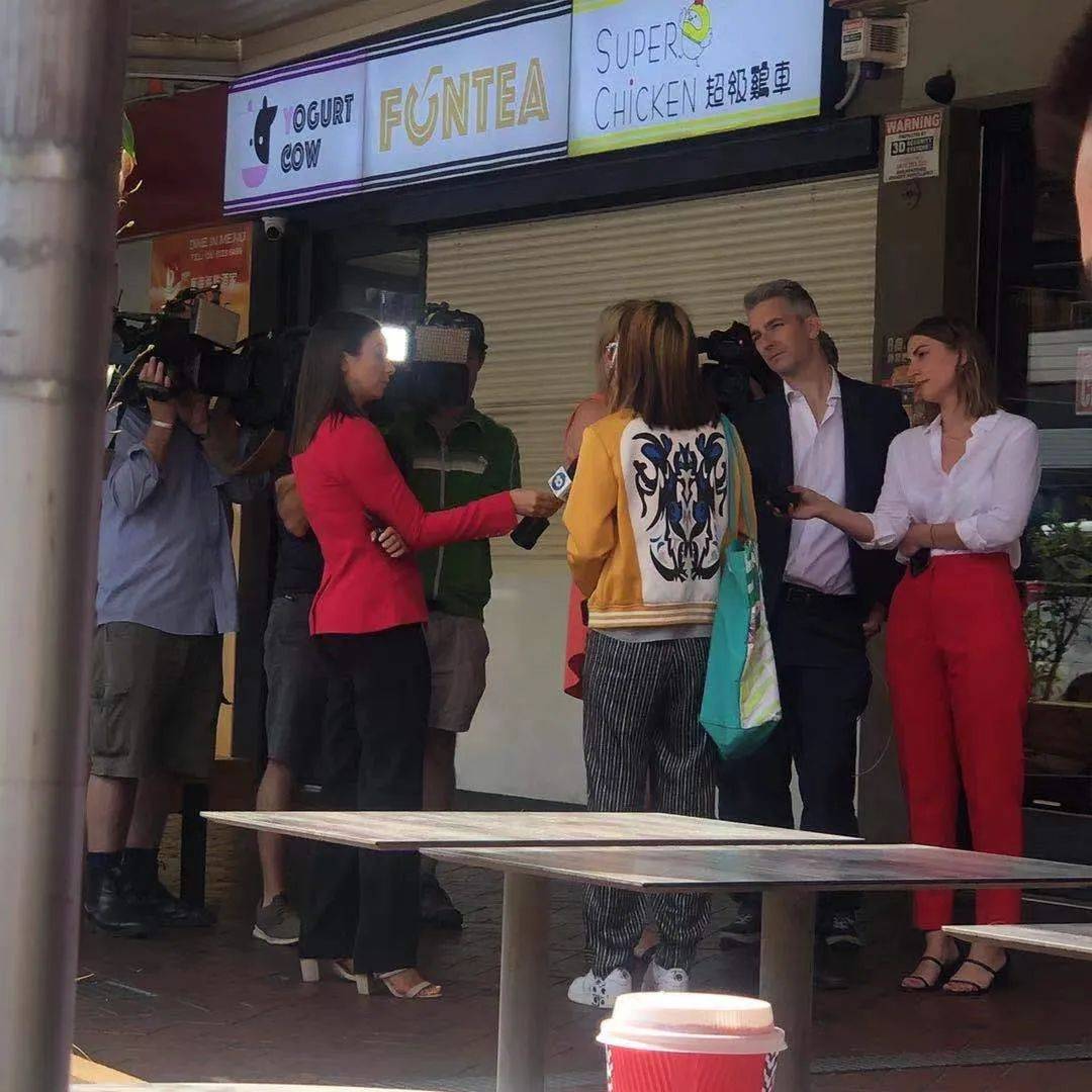 中國女留學生討薪被掌掴、踢飛！唐人街爆發抗議遊行！新加坡也有這種事嗎