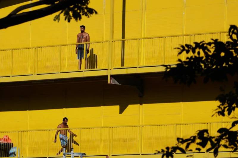 震惊!新加坡竟有一半宿舍客工感染过新冠!网友:要多体谅客工