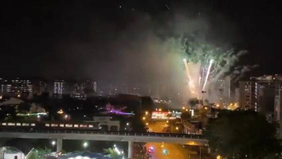 2021年第一個最美瞬間!新加坡全島煙火秀