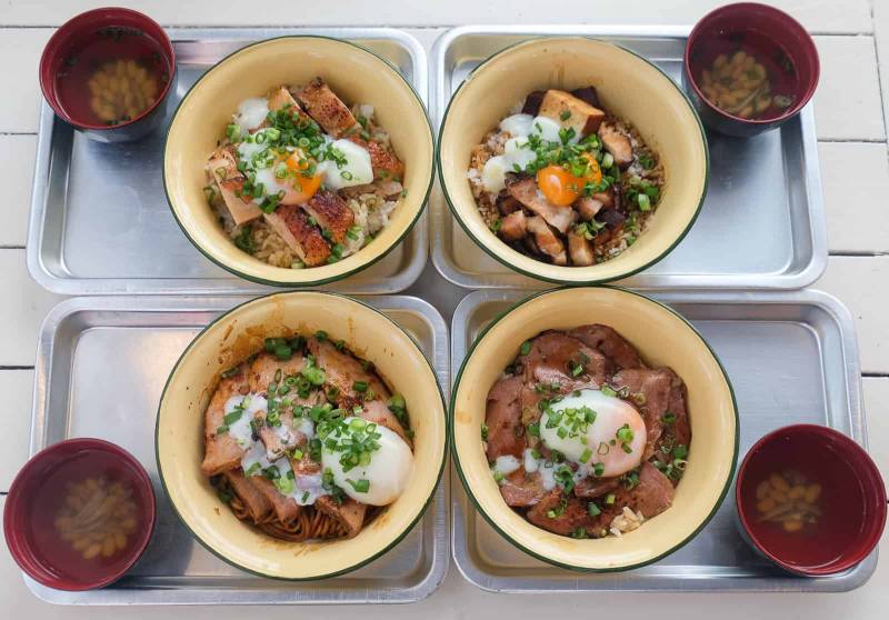 新加坡最好吃的鹵肉飯!!帶上你的味蕾假裝去台灣!!超正宗&創新鹵肉飯全覆蓋