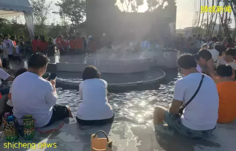 新加坡版“人從衆”模式開啓！50人集體泡腳？還有4000+人聚集活動