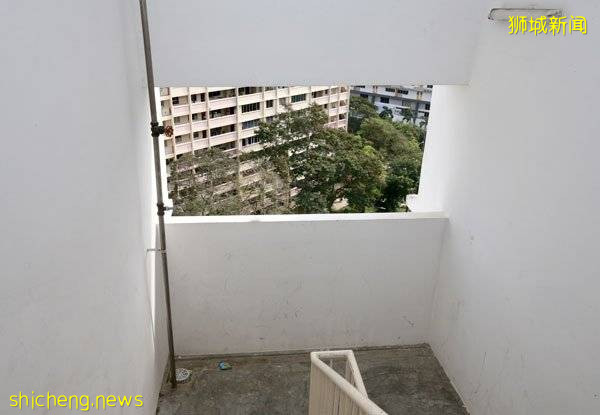 危坐15楼围墙 女郎闹自杀获救