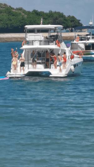 圣诞节岛屿游艇多人派对?你们被拍下了!全新加坡看着你呢