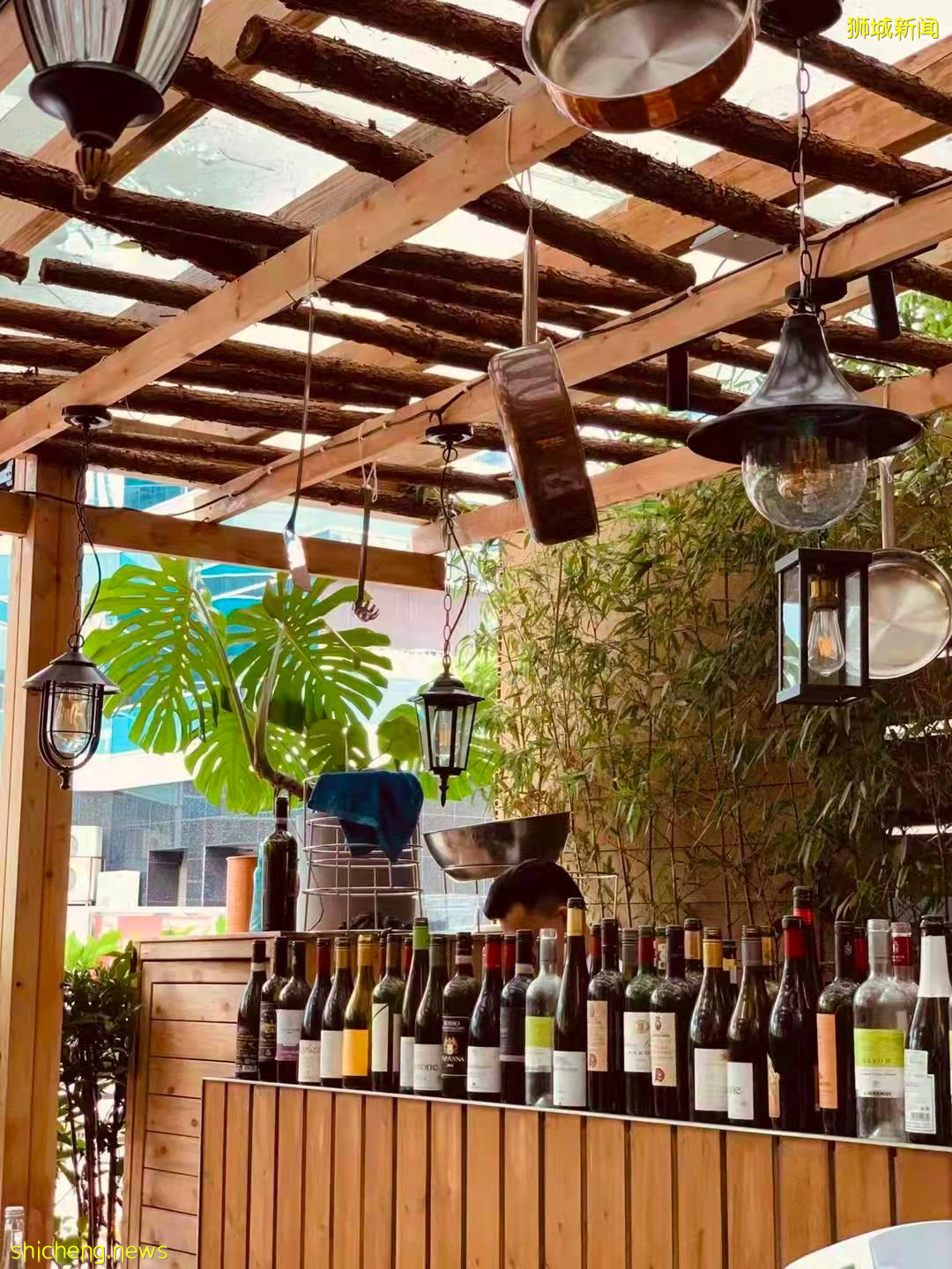 他是如何从新加坡留学生,变身魔都爆火网红餐厅主理人