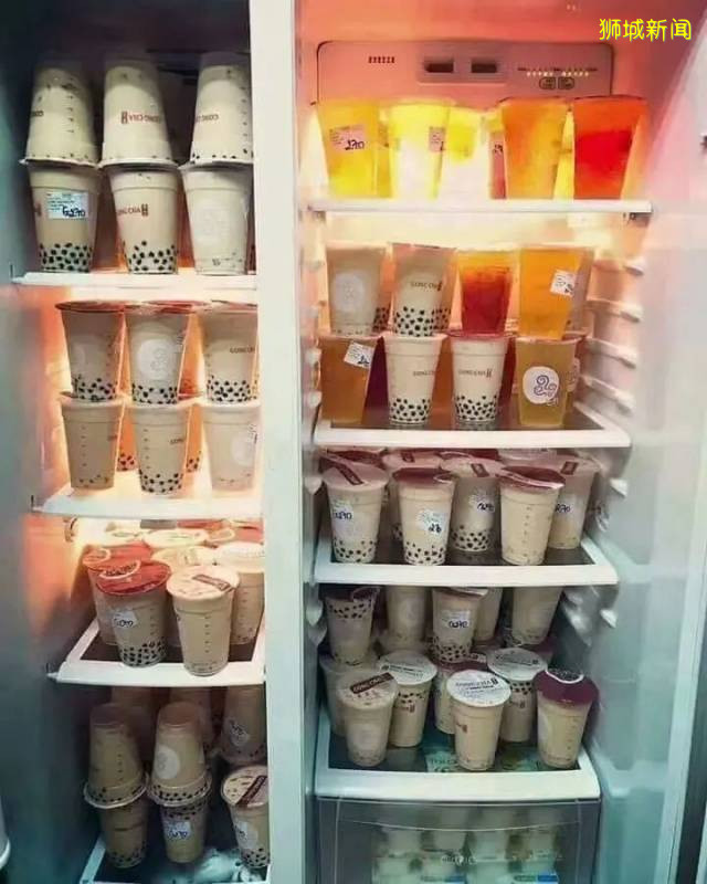 裂牆推薦坡上的珍珠奶茶零食們~姐妹們，吃起來