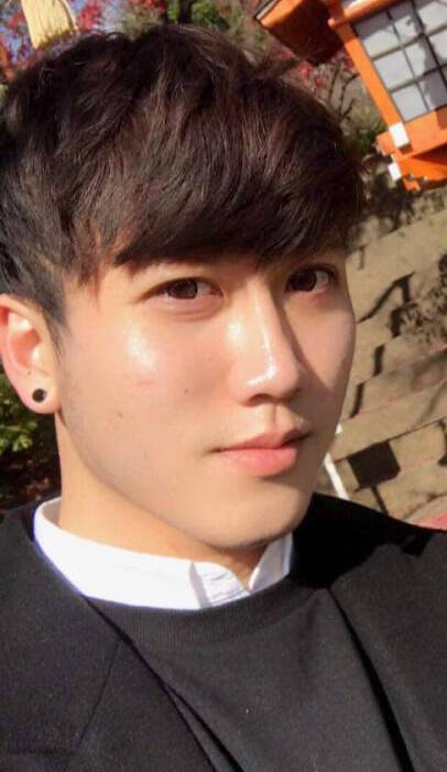 寶馬撞店屋 多年感情深厚 · 2死者骨灰相伴