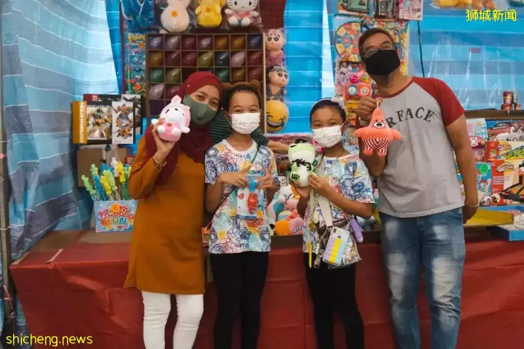 新加坡北部规模最大的户外开斋节集市开跑，快来吃吃喝喝