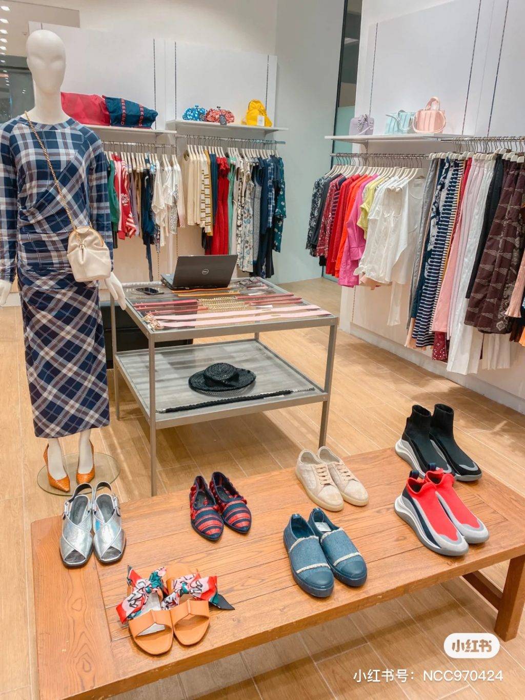 神秘大牌折扣店驚現Raffles City!Max Mara, Max & Co, Marella, Iblues, Bape, Y3等大牌幾十塊帶走