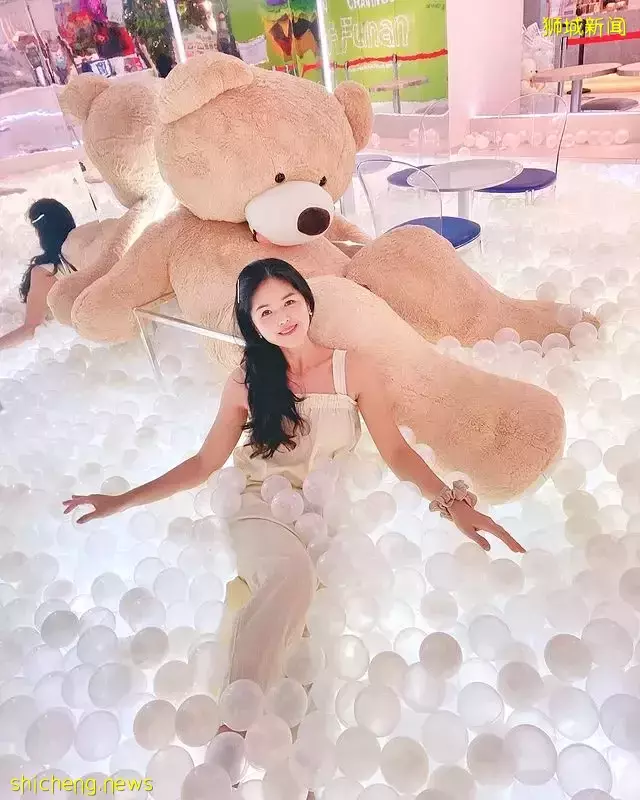 Smile Dessert第三间分行来到Funan Mall！银白梦幻主题，海洋球池+巨型玩偶，怎么拍都很美🤩 