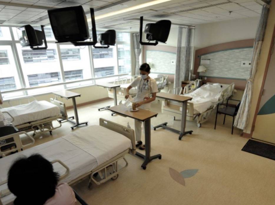 新加坡看病太贵:她的早产儿账单40万新币!女佣病危雇主要花15万新币