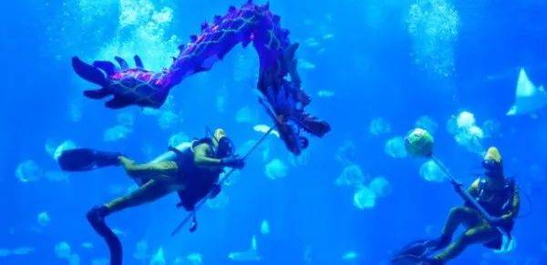 新加坡海洋館餐廳換新裝，真的是年味兒十足