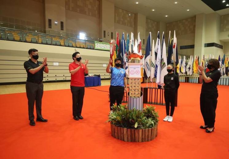 新加坡举办全国校际运动会，赛场内最多允许50人参赛