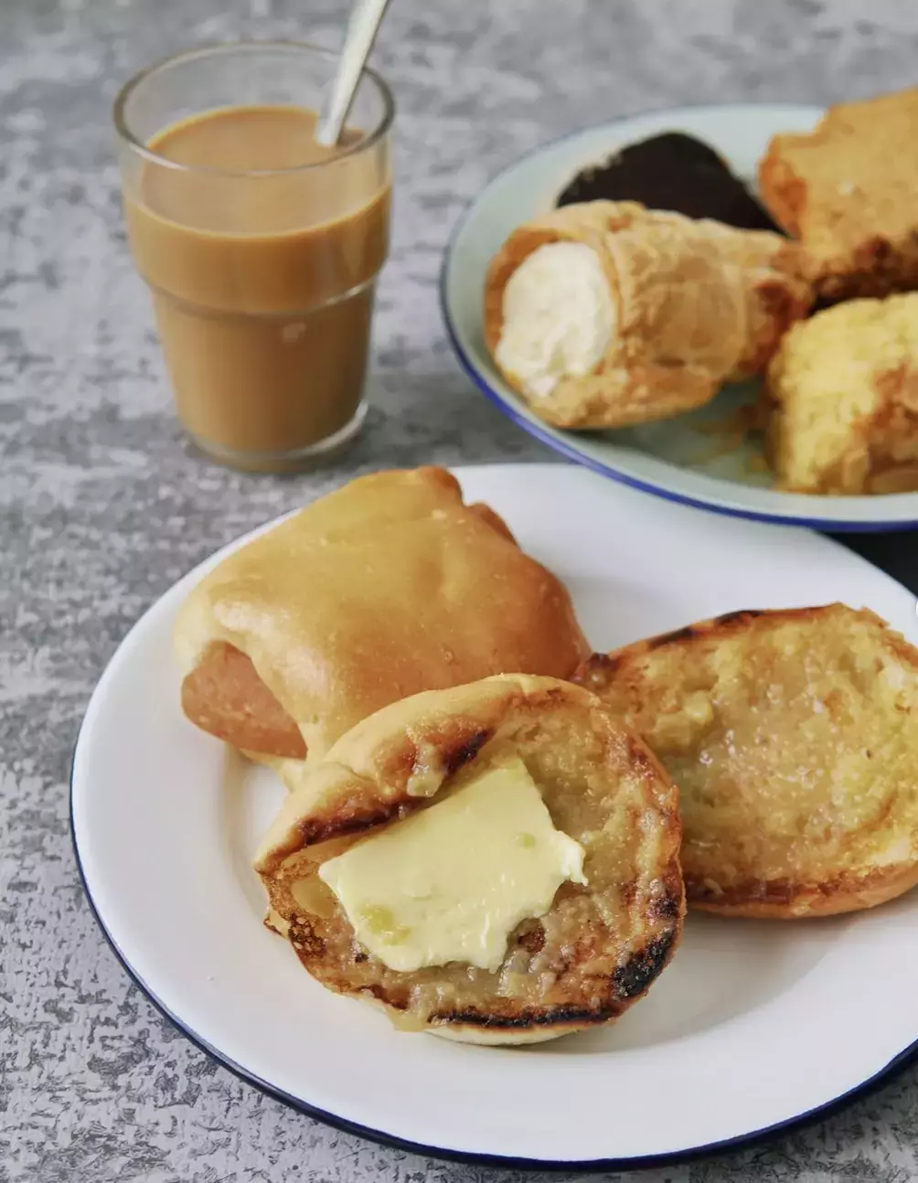 春天来到,找个阳光暖暖的午后一起去喝杯咖啡吧!坡岛这几家氛围感满满的咖啡店你一定不能错过