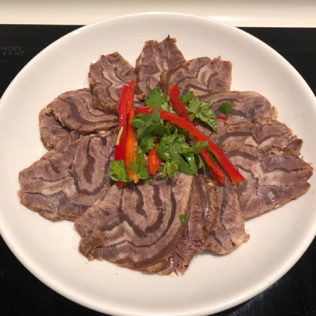 1新币1个的饺子,还能卖断货,凭什么?