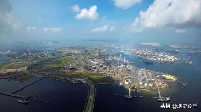 新加坡地處熱帶，人口稠密，如何解決用電問題