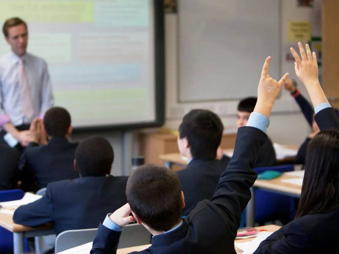 人神共憤！新加坡外籍老師，竟對3歲學童下手