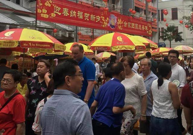 新加坡市中心,本地人和游客都喜欢去的,四马路观音堂