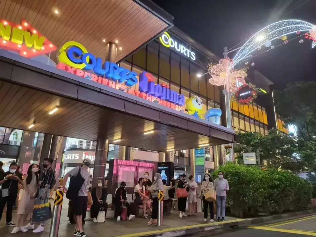 全岛狂欢，迎接美好未来。乌节路，星耀樟宜，滨海湾，这些你熟悉的地方