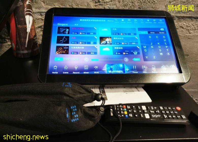 現在在家就是要唱歌,疫情期間也可以在家嗨