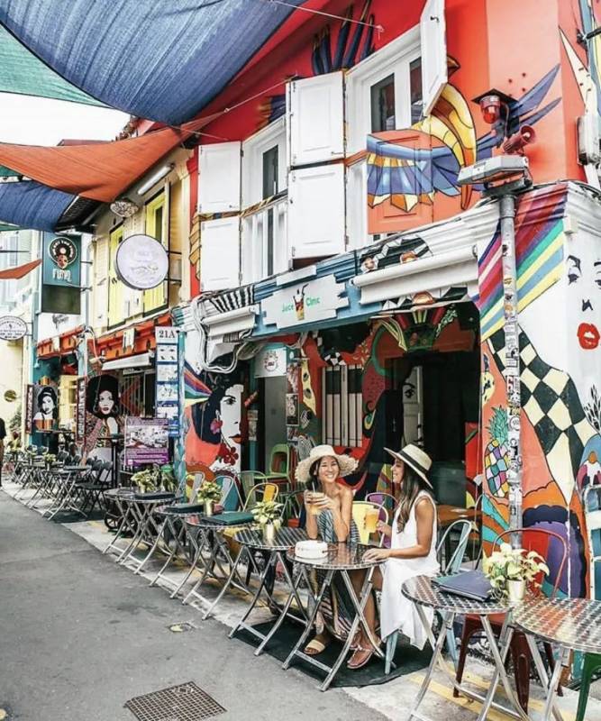 去哪里邂逅撞脸彭于晏,拜师周杰伦的坡国帅哥