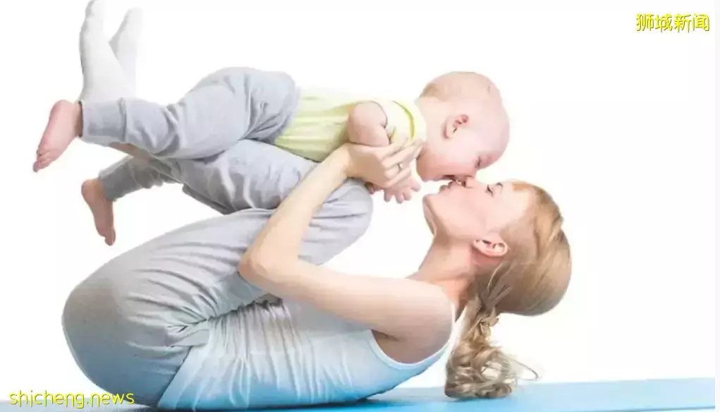 生孩子不拿来当健身器材,岂不是太亏了?新加坡老母亲们动起来