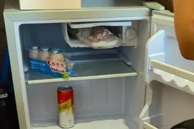 李显龙总理发声,挺中国防疫!上海的新加坡人晒冰箱,这些岛上阿姨曾囤出一个超市