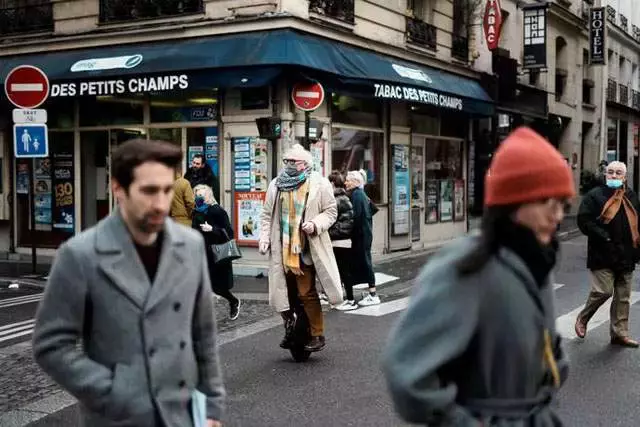 新加坡護照簽發創新低！十幾萬人離開，他們來了13年，月薪9K，PR都被拒了