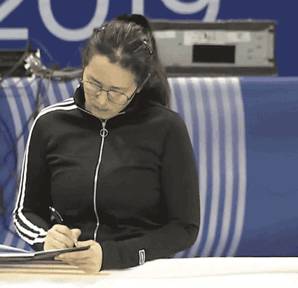 《奪冠》看哭！入籍新加坡的鞏俐，征服了中國觀衆的心