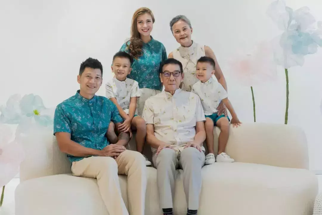 我们挖到了新加坡宝藏童装品牌,新年亲子装穿出了明星的感觉