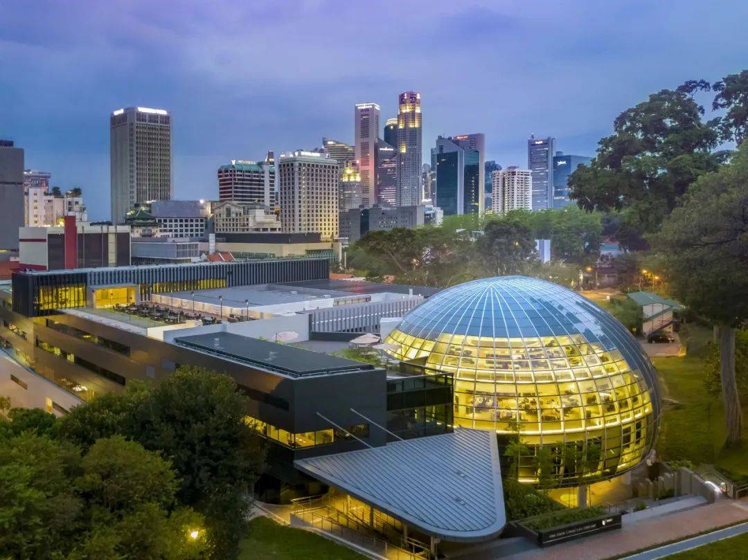 SMU NEWS 新加坡管理大學法學院正式更名爲楊邦孝法學院