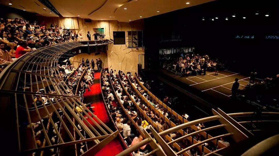 新加坡留学 一不小心，竟然成为全网第一“小作精”虞书欣的校友