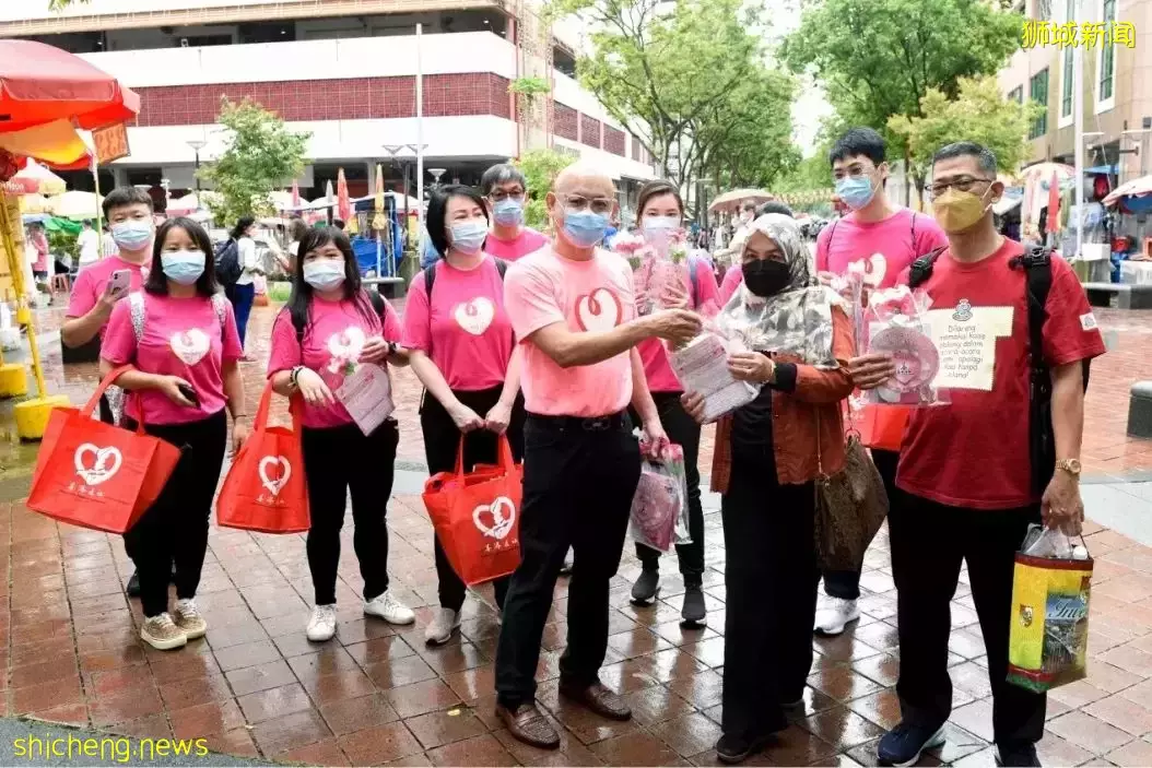 母親節當天，在新加坡的他們讓人感動落淚