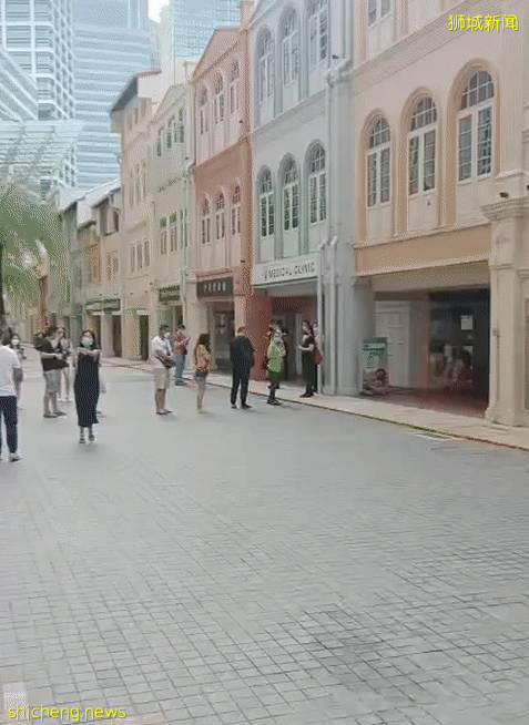 科興在新加坡瘋狂受歡迎,診所外排隊十幾米!供不應求!實拍堂食第一天,人突然多了