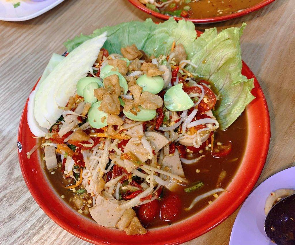 Golden Mile Complex藏驚喜✨泰式料理“Flying Pig”S$7起！螃蟹歐姆蛋、火鍋“泰”美味啦