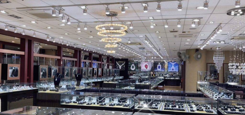 母亲节特价优惠💥 新加坡大型“钻石珠宝中心”全场折扣高达30%🤩 精美饰品都获有国际认证