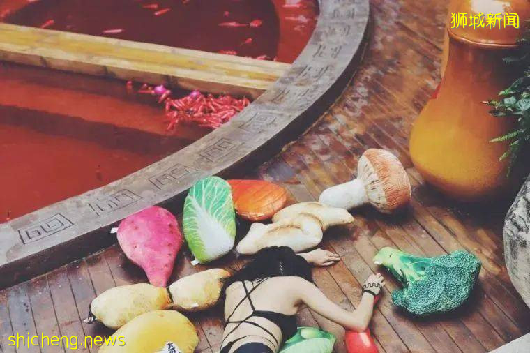 脑洞好大!把重庆火锅做成温泉?新加坡网友:“好奇葩……”