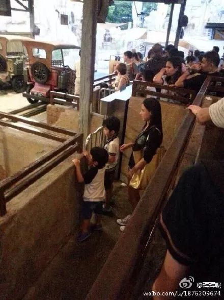 王菲称遇见合适的人便结婚,谢霆锋却遗憾没有陪新加坡的儿子们长大?