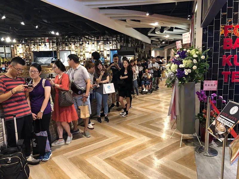 台北掀起了狮城肉骨茶大战