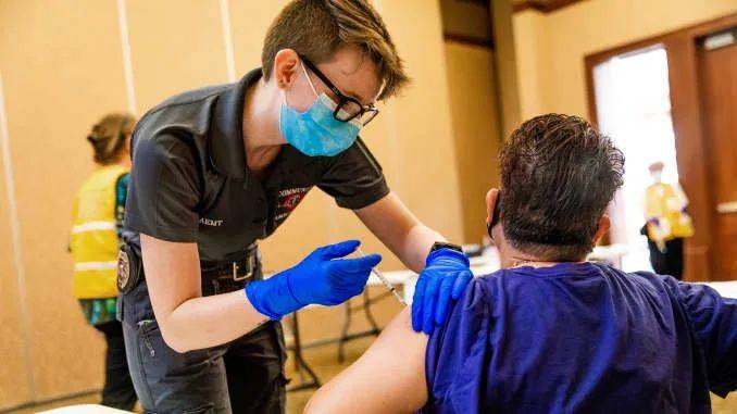 定了！3月起，新加坡這些人可接種疫苗，輝瑞、莫德納不能二選一