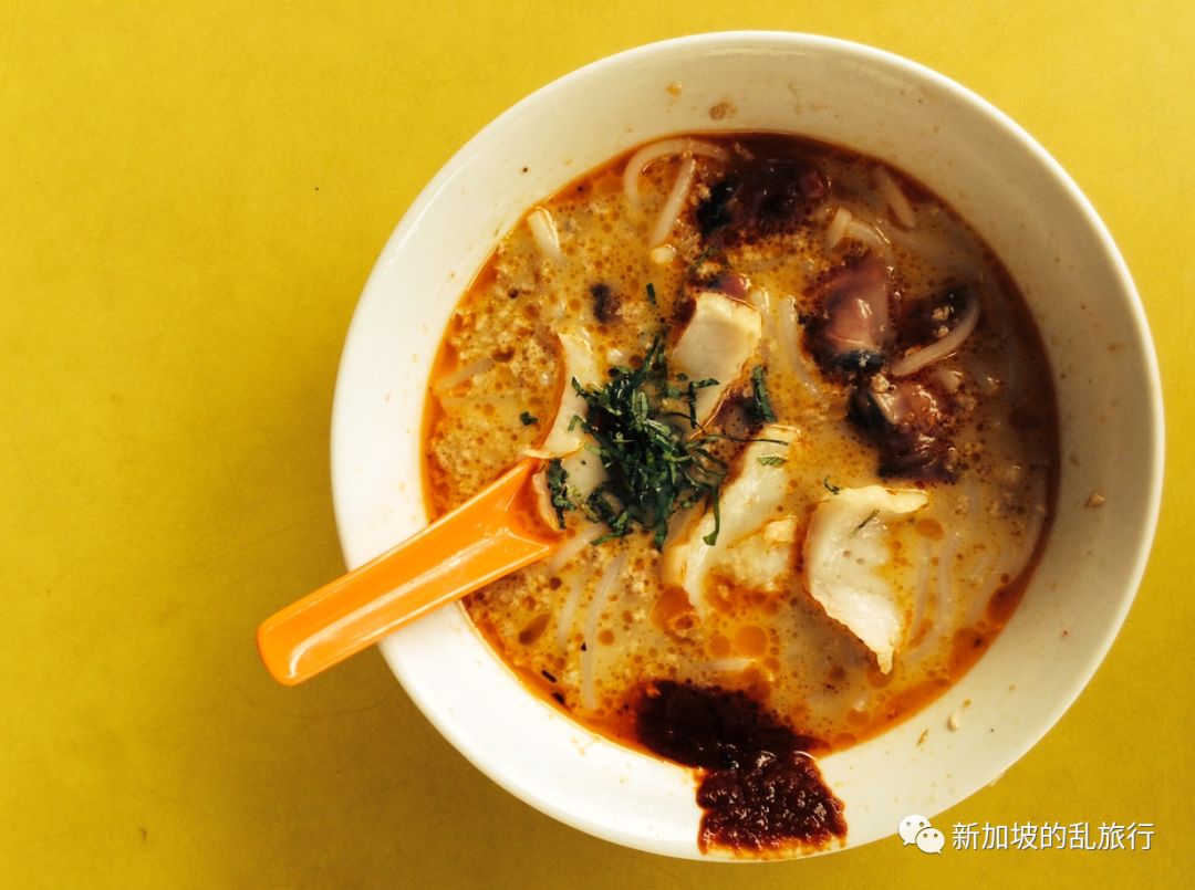 叻沙好吃，因为加了蚯蚓