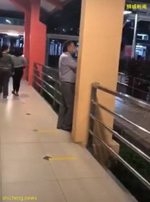 “珍珠”当“子弹” 老翁“喷功”一流