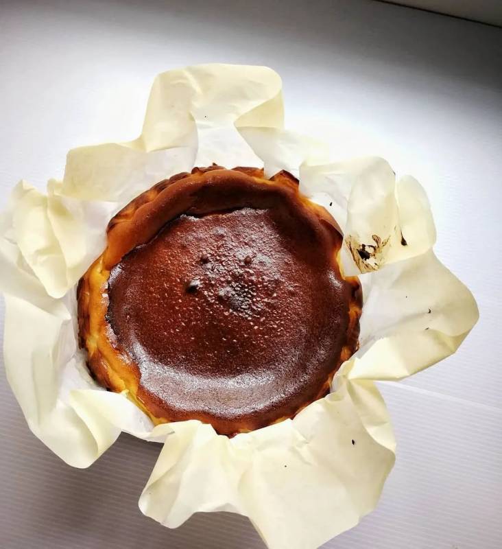 網紅蛋糕打卡，新加坡那些外表焦黑但風靡全球的Burnt cheesecake