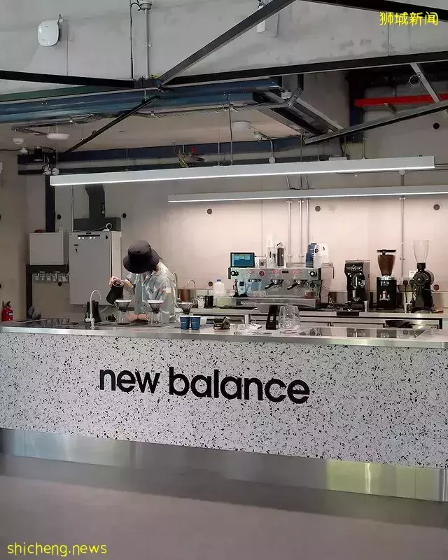 New Balance Make It Grey乌节路快闪店！活动日期至5月15日，长周末就来逛街~👟 