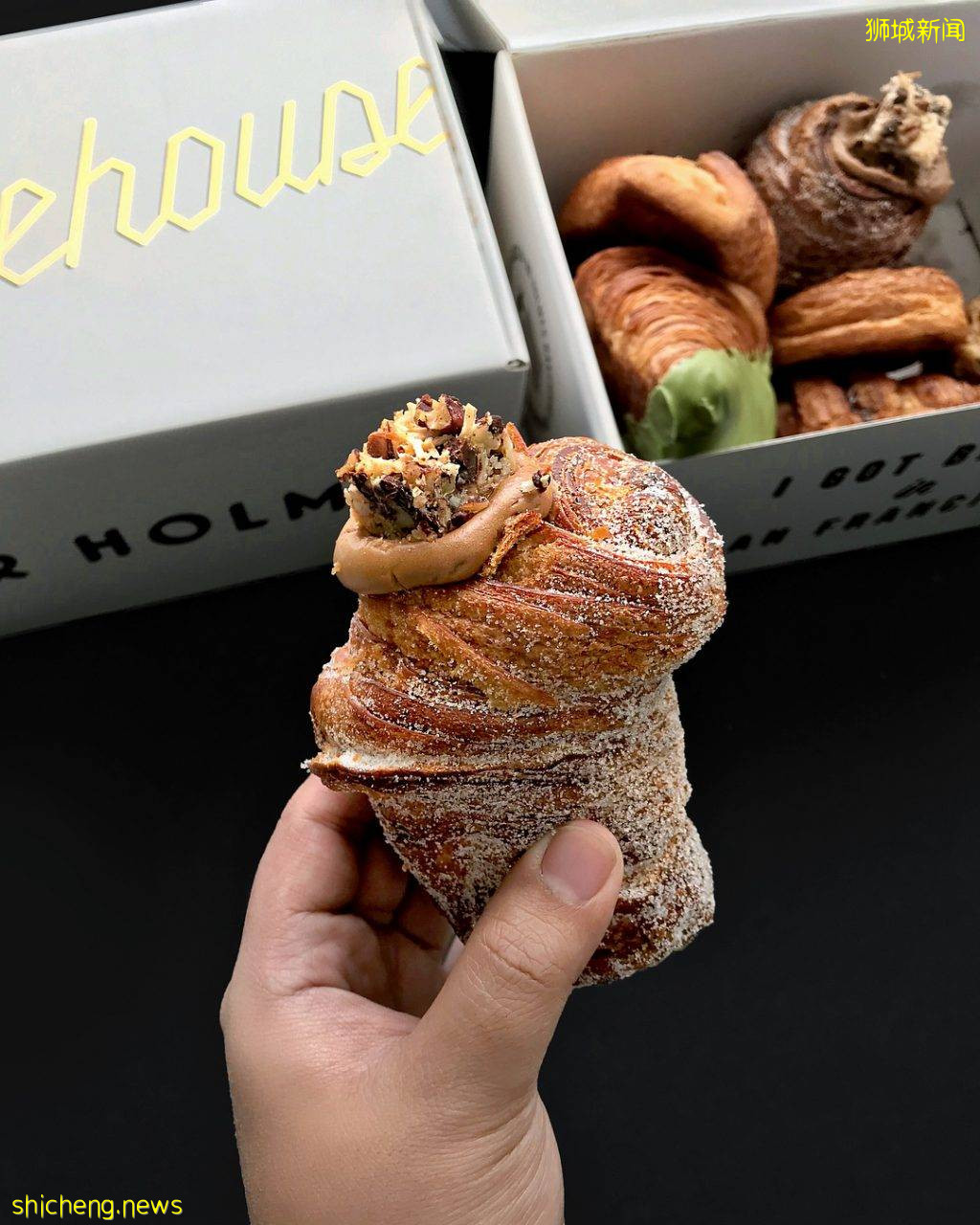 东南亚旗舰店📌Mr. Holmes Bakehouse入驻Pacific Plaza✨招牌Cruffin酥脆可口、预计6月份开张🎊