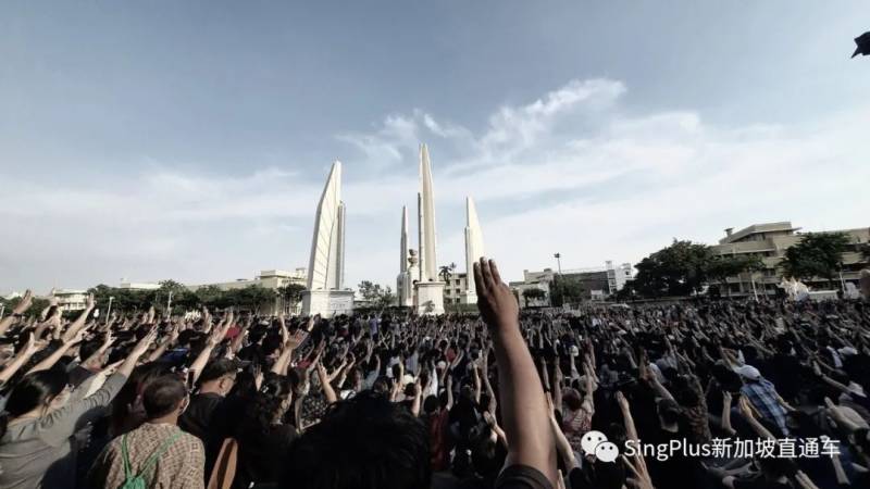 新加坡在抗疫，泰國也在“抗議”，這位鄰居是怎麽了