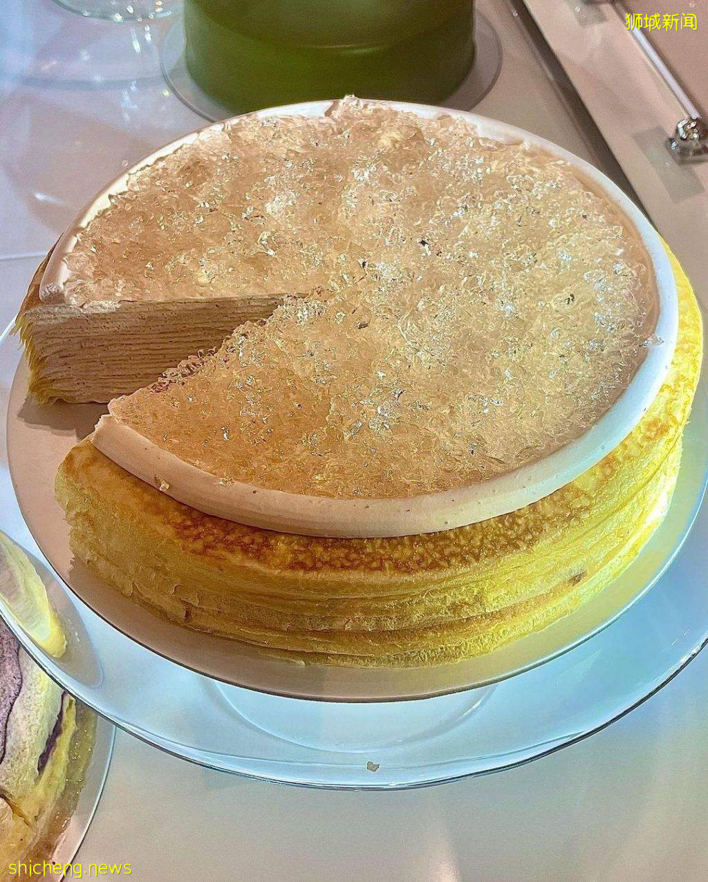 全球首间“Lady M Champagne Bar”✨独家供应指定蛋糕、下午茶+香槟新体验🍷已在ION Orchard营业🎊 